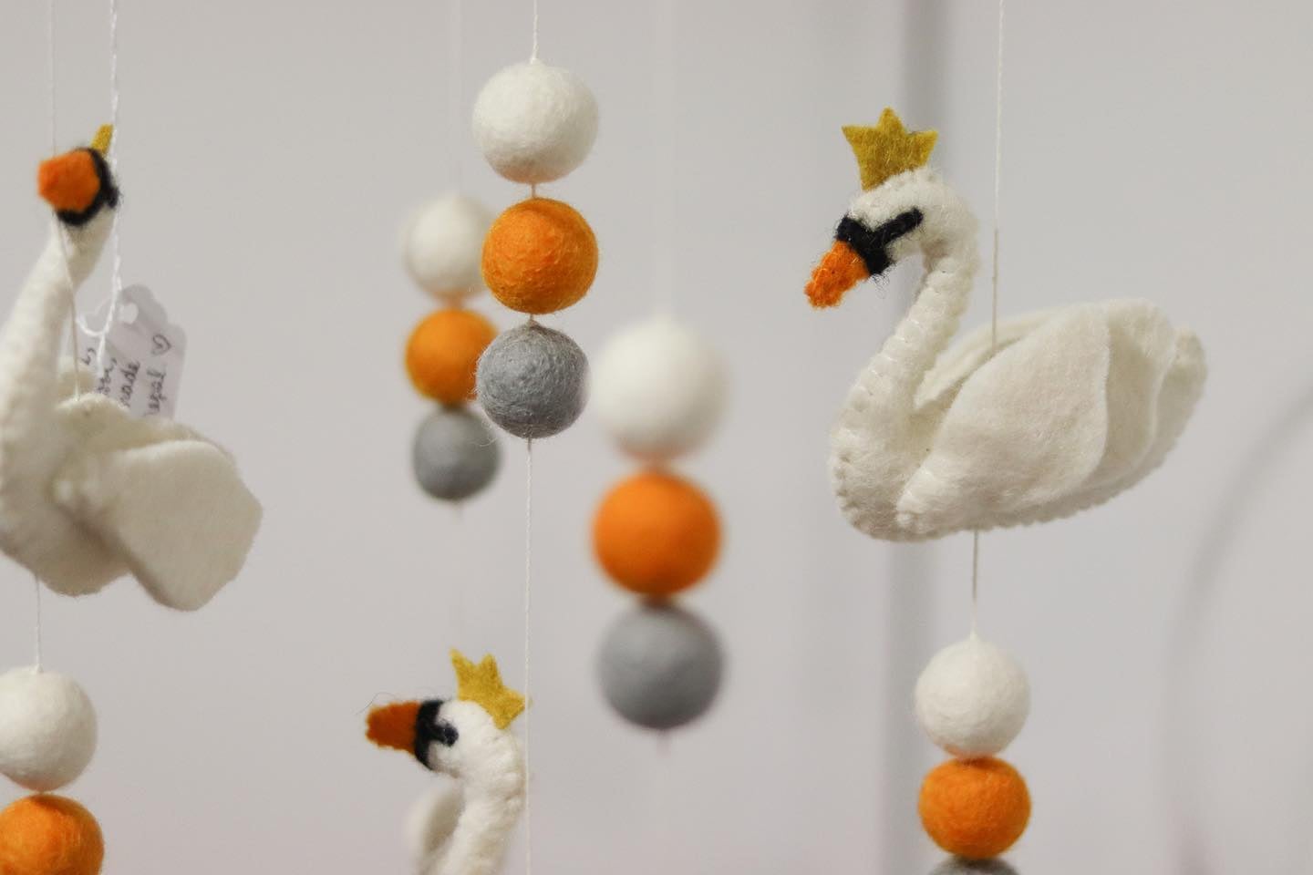 White Swan Mobile | LILLIAN COMPANY